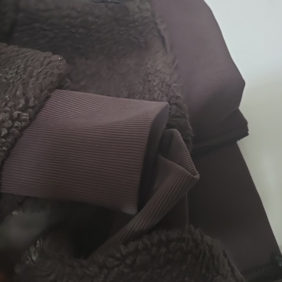 ALO Yoga Foxy Sherpa Teddy Jacket in Dark Brown - Picture 7 of 11